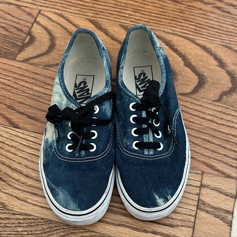 Vans women Tie-Dye Blue Sneakers